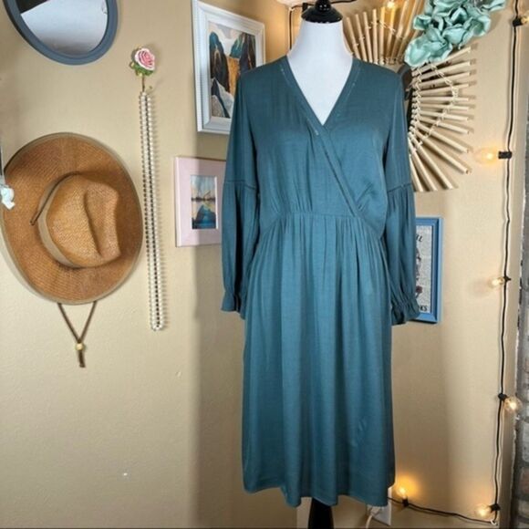 SEE U SOON | Puff Sleeve Emerald Smocked Oversized Wrap Dress - Picture 6 of 14